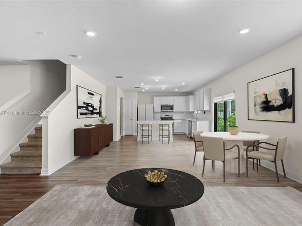 3142 Poinciana St, Lauderdale Lakes FL 33311