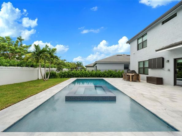 3142 Poinciana St, Lauderdale Lakes FL 33311