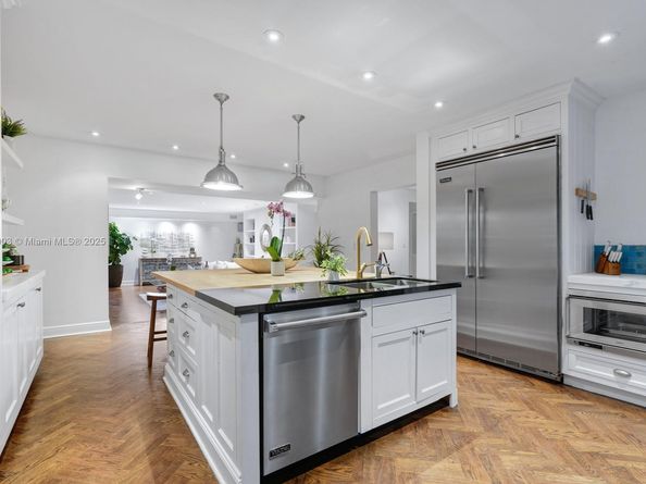 575 Hibiscus Ln, Miami FL 33137
