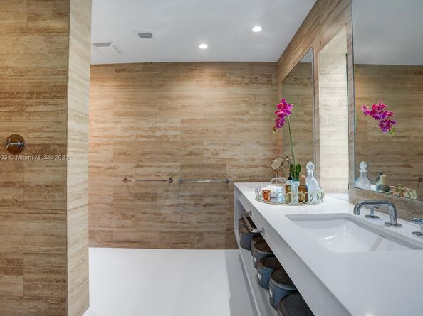 575 Hibiscus Ln, Miami FL 33137