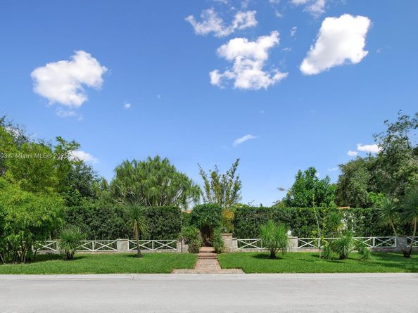 575 Hibiscus Ln, Miami FL 33137