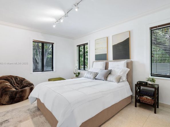 575 Hibiscus Ln, Miami FL 33137