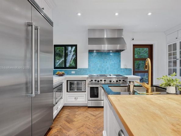 575 Hibiscus Ln, Miami FL 33137