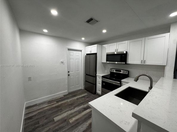 2030 Taylor St, Hollywood FL 33020