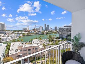 6900 Bay Dr 10H, Miami Beach FL 33141