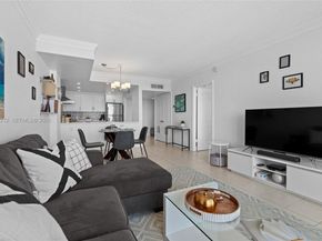 6900 Bay Dr 10H, Miami Beach FL 33141