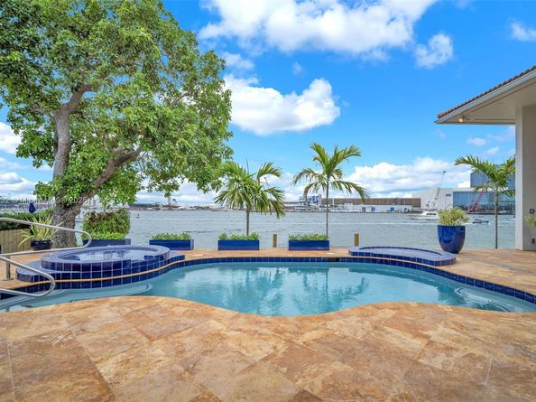 1925 Harbourview Dr, Fort Lauderdale FL 33316