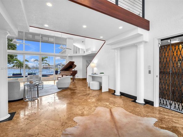 1925 Harbourview Dr, Fort Lauderdale FL 33316