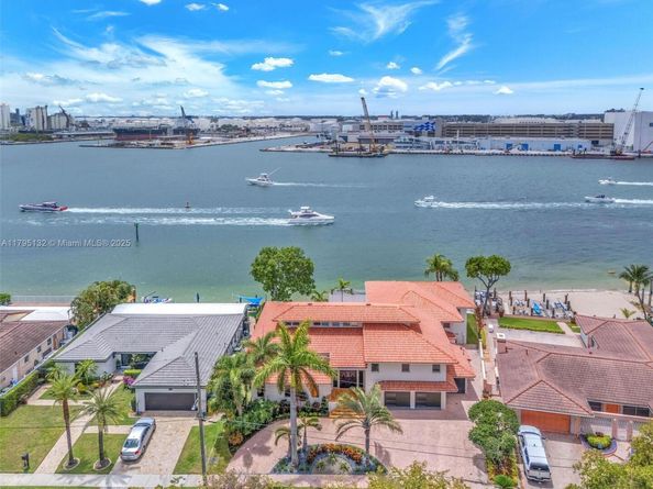 1925 Harbourview Dr, Fort Lauderdale FL 33316
