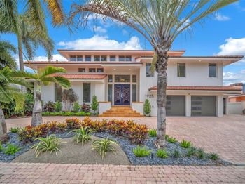 1925 Harbourview Dr