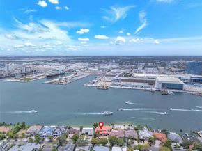 1925 Harbourview Dr, Fort Lauderdale FL 33316