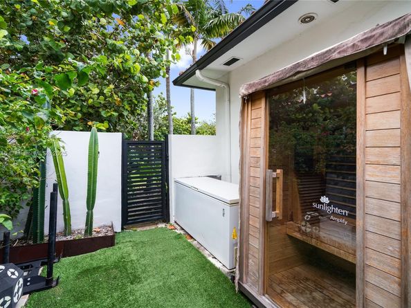 480 NE 103rd St, Miami Shores FL 33138