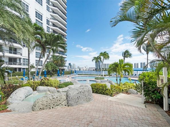 3530 Mystic Pointe Dr 3107, Aventura FL 33180