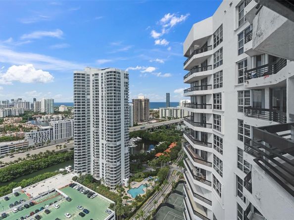 3530 Mystic Pointe Dr 3107, Aventura FL 33180