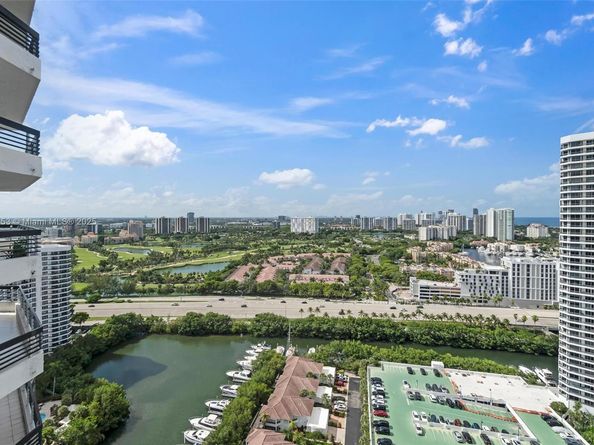 3530 Mystic Pointe Dr 3107, Aventura FL 33180