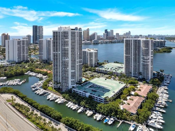 3530 Mystic Pointe Dr 3107, Aventura FL 33180
