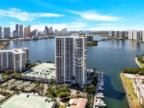 3530 Mystic Pointe Dr 3107, Aventura FL 33180