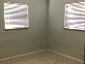 5741 Simms St, Hollywood FL 33021