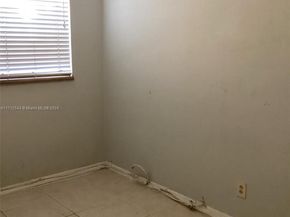 5741 Simms St, Hollywood FL 33021