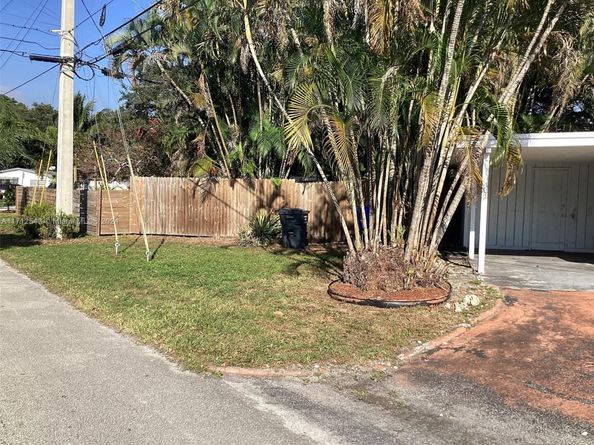 5741 Simms St, Hollywood FL 33021