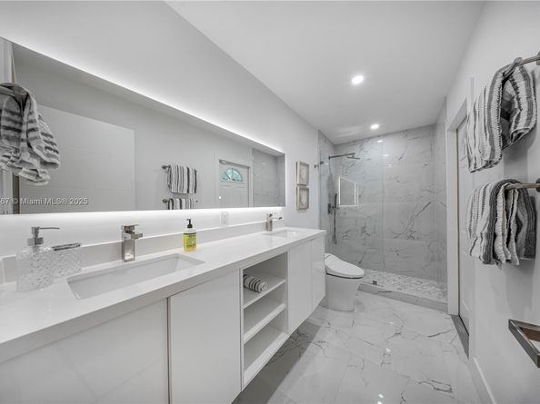 2406 Marathon Ln, Fort Lauderdale FL 33312
