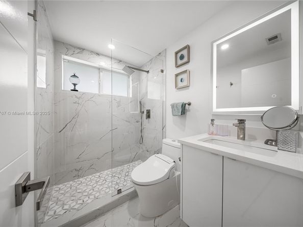 2406 Marathon Ln, Fort Lauderdale FL 33312
