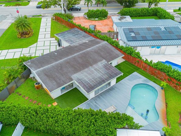 2406 Marathon Ln, Fort Lauderdale FL 33312
