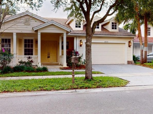 4713 Village Way, Davie FL 33314