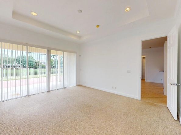 4713 Village Way, Davie FL 33314
