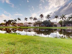 4713 Village Way, Davie FL 33314