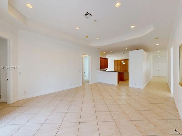 4713 Village Way, Davie FL 33314