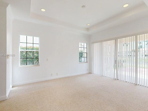 4713 Village Way, Davie FL 33314