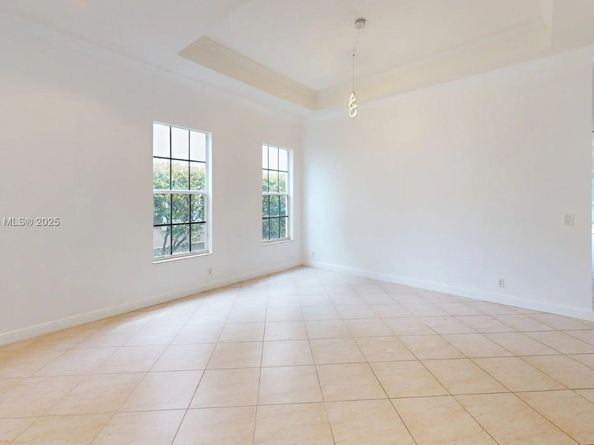 4713 Village Way, Davie FL 33314