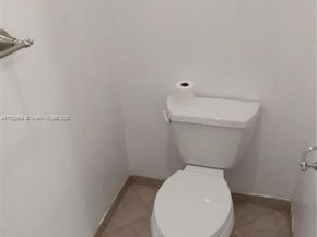 4713 Village Way, Davie FL 33314