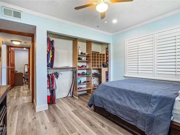 3127 NW 68th St, Fort Lauderdale FL 33309