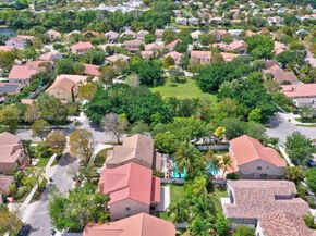 126 Cameron Ct, Weston FL 33326