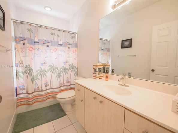 1316 SE 18th Ter, Homestead FL 33035