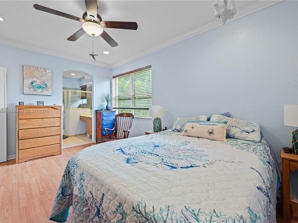 1316 SE 18th Ter, Homestead FL 33035
