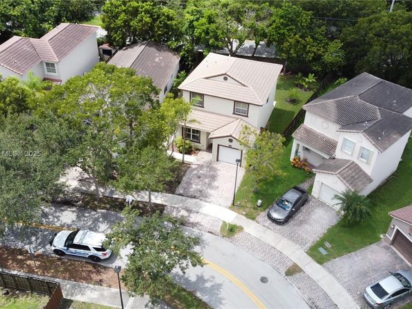 1316 SE 18th Ter, Homestead FL 33035