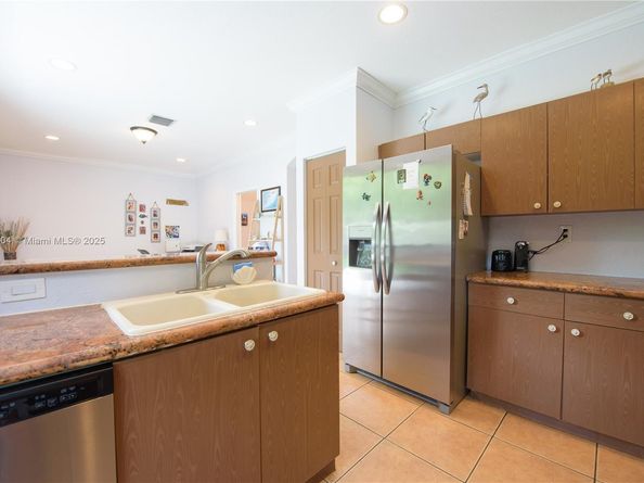 1316 SE 18th Ter, Homestead FL 33035