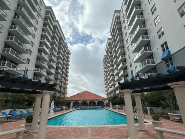 5091 NW 7th St 109, Miami FL 33126