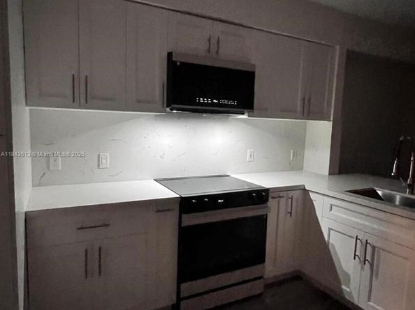 5091 NW 7th St 109, Miami FL 33126