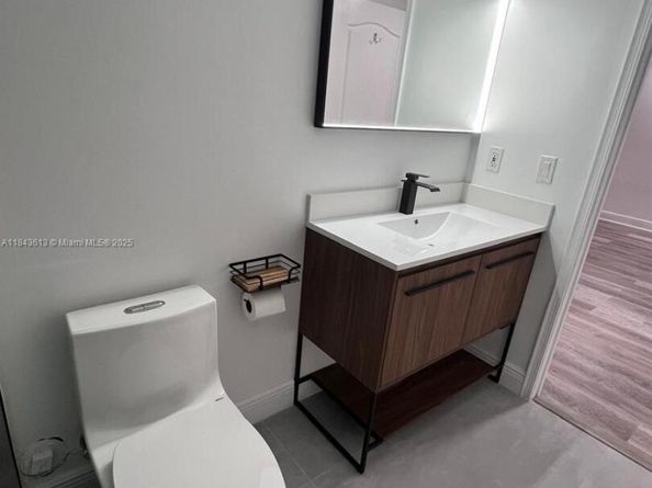 5091 NW 7th St 109, Miami FL 33126