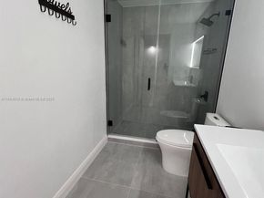 5091 NW 7th St 109, Miami FL 33126