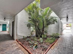 1212 SE 2nd Ct 301, Fort Lauderdale FL 33301