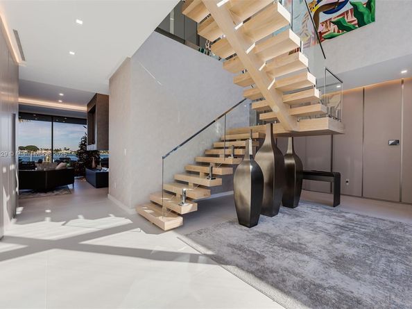 1785 Cleveland Rd, Miami Beach FL 33141