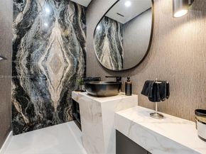 1785 Cleveland Rd, Miami Beach FL 33141