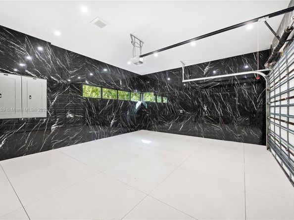 1785 Cleveland Rd, Miami Beach FL 33141