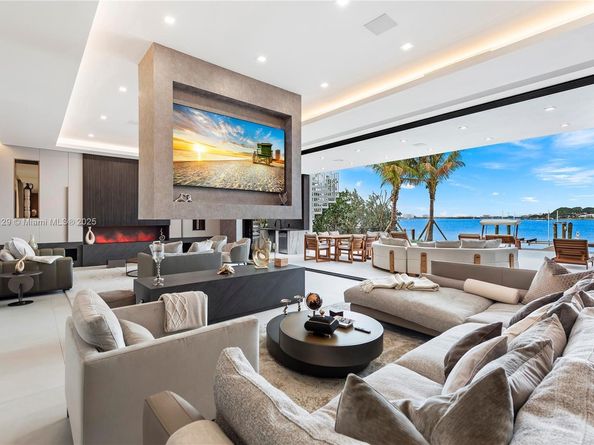 1785 Cleveland Rd, Miami Beach FL 33141