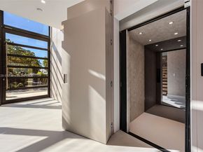 1785 Cleveland Rd, Miami Beach FL 33141